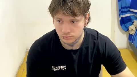 Snapshot of eskol212 chatting on February 2026 06:06:02 PM eskol212 online show from February 2026 06:06:02 PM