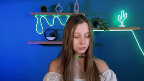 esme_moore_ online show from October 2025 08:45:02 AM