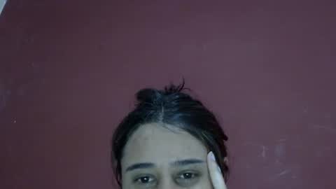 esmeralda online show from May 2026 04:42:01 AM