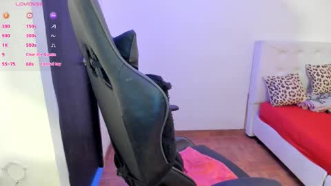 Snapshot of esmeralda_milf1 chatting on November 2025 06:41:01 PM esme online show from November 2025 06:41:01 PM