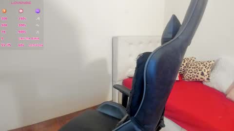 Snapshot of esmeralda_milf1 chatting on November 2025 06:45:01 PM esme online show from November 2025 06:45:01 PM