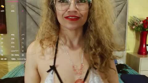 Esmeralda .INDEPENDENT MODEL online Monday to Saturday 3 pm Chicago online show from November 2025 04:12:01 AM