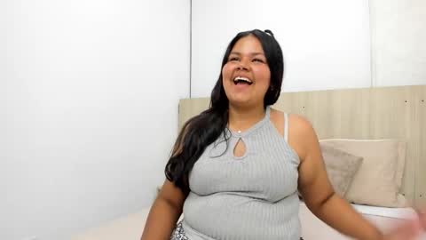 Esmeralda online show from November 2025 07:15:01 PM