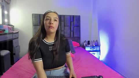 Perla online show from December 2025 04:31:02 AM