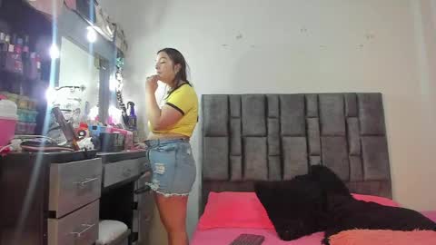 Perla online show from May 2026 05:49:01 AM
