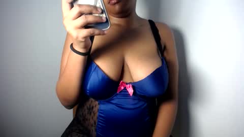 Esme online show from May 2026 08:51:02 AM