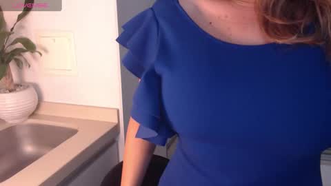 Snapshot of esperanza86_ chatting on January 2025 11:38:02 PM Juliana online show from January 2025 11:38:02 PM