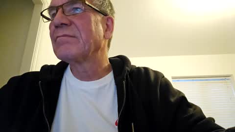 Snapshot of essexb0y chatting on January 2025 04:11:01 PM EssexB0y online show from January 2025 04:11:01 PM