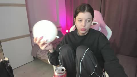 esteria online show from December 2024 10:21:01 PM