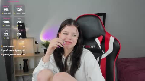 esteria online show from December 2024 04:53:01 AM