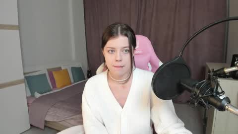 esteria online show from December 2024 09:20:01 PM