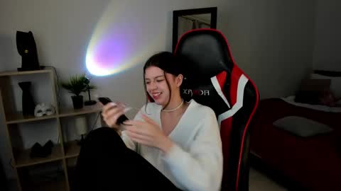 esteria online show from January 2025 08:14:01 PM