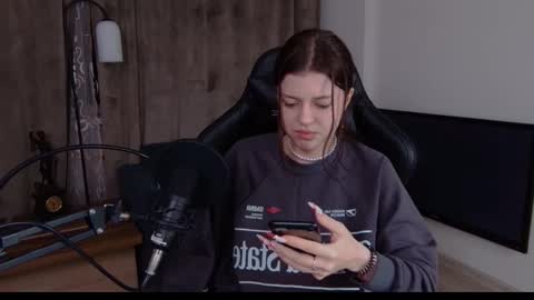 esteria online show from January 2025 09:34:01 PM