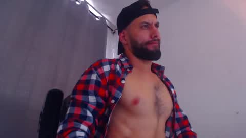 Snapshot of esteban7984068 chatting on February 2025 09:04:02 PM esteban online show from February 2025 09:04:02 PM