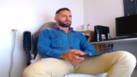 esteban online show from December 2025 03:08:02 PM