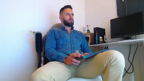 esteban online show from February 2026 02:03:02 PM