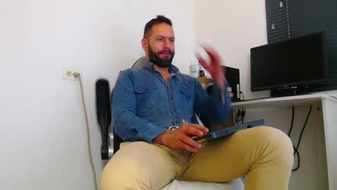 esteban online show from March 2026 03:50:01 PM