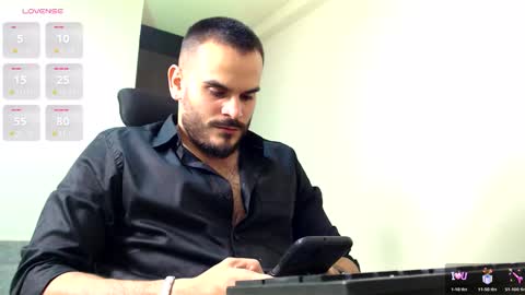 Esteban Fernandez online show from November 2025 10:19:01 PM