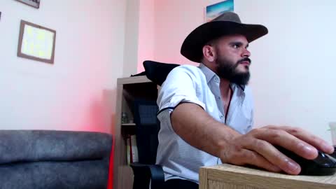 Esteban Fernandez online show from May 2026 08:44:01 AM