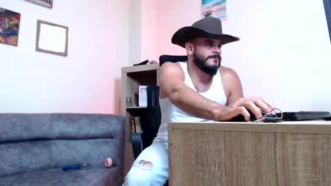 Esteban Fernandez online show from May 2026 12:21:02 PM
