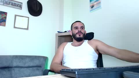 Esteban Fernandez online show from May 2026 03:12:02 AM