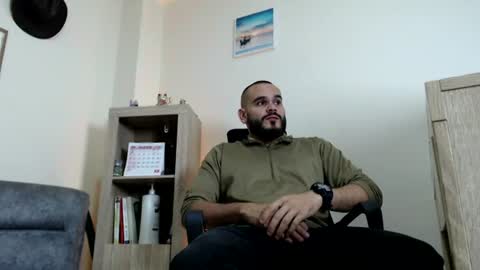 Esteban Fernandez online show from June 2026 12:31:01 PM
