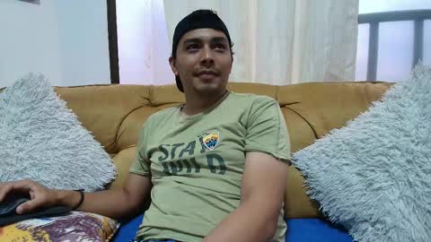 Snapshot of estebancot0314 chatting on October 2025 10:31:01 PM Esteban online show from October 2025 10:31:01 PM