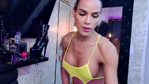 estefania1812 online show from February 2026 01:40:01 PM