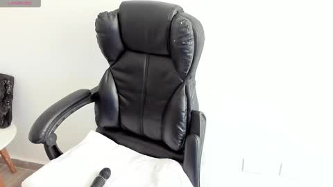 Snapshot of estefanii_r chatting on February 2026 02:22:02 PM Estefanii R online show from February 2026 02:22:02 PM