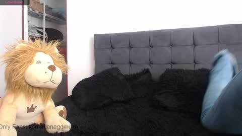 Snapshot of estefi1073162 chatting on January 2025 07:20:02 PM valeria online show from January 2025 07:20:02 PM