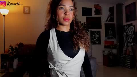 Snapshot of estefy_arroyo1 chatting on February 2026 04:43:02 AM estefy_arroyo1 online show from February 2026 04:43:02 AM