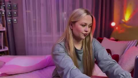 Estella online show from March 2026 11:12:02 PM