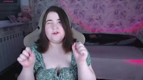 estelle_hicks online show from May 2026 07:08:01 PM
