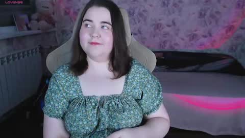 estelle_hicks online show from May 2026 07:20:01 PM