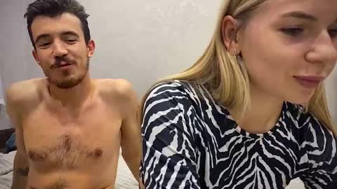 Snapshot of ester_vixen chatting on September 2025 03:24:02 PM Ester online show from September 2025 03:24:02 PM