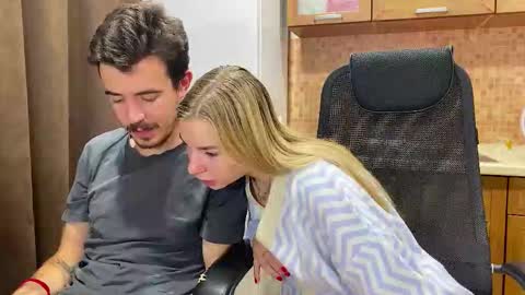 Snapshot of ester_vixen chatting on October 2025 05:45:01 PM Ester online show from October 2025 05:45:01 PM