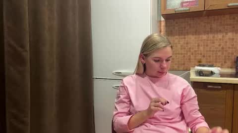 Snapshot of ester_vixen chatting on October 2025 07:25:02 PM Ester online show from October 2025 07:25:02 PM