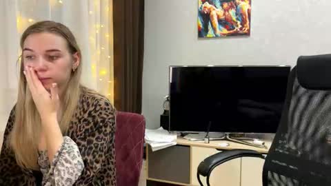 Ester online show from February 2026 06:47:02 PM