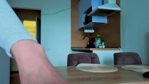 Ester online show from April 2026 01:01:01 PM