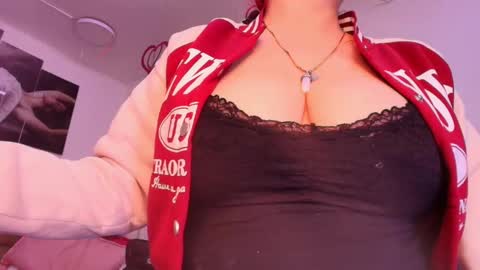 Estrella online show from March 2025 11:58:02 AM