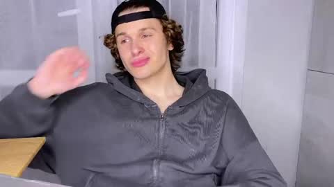 Alex online show from May 2026 07:20:01 PM