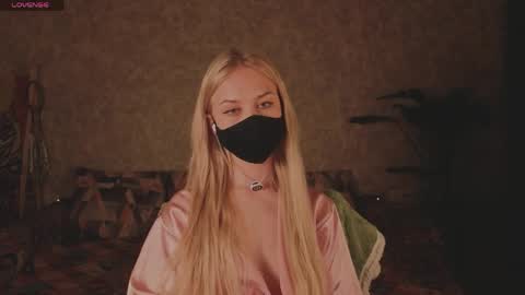 Sophia online show from April 2026 10:03:02 PM