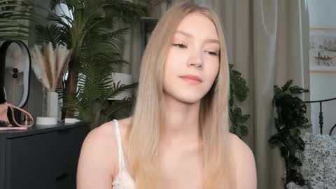 Snapshot of eternity_cuite chatting on September 2025 05:40:01 AM Natalie online show from September 2025 05:40:01 AM