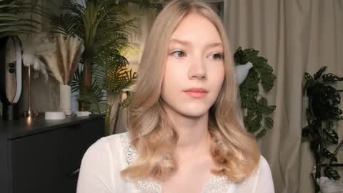 Snapshot of eternity_cuite chatting on October 2025 05:50:02 AM Natalie online show from October 2025 05:50:02 AM