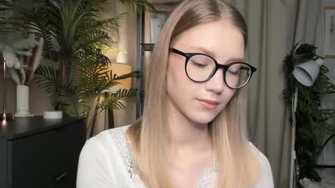 Snapshot of eternity_cuite chatting on October 2025 05:48:02 AM Natalie online show from October 2025 05:48:02 AM