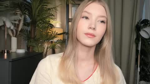 Natalie online show from November 2025 05:46:01 AM