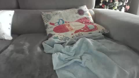 Snapshot of etextratestacle chatting on December 2024 04:14:01 AM ET online show from December 2024 04:14:01 AM