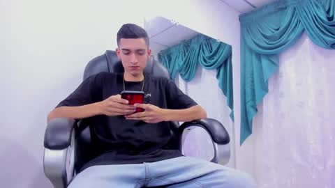 Snapshot of ethan_boy_ chatting on January 2025 08:32:01 PM Ethan online show from January 2025 08:32:01 PM