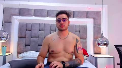 ethan_greys online show from November 2025 05:39:01 AM