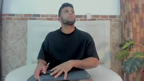 Snapshot of ethan_helmut chatting on December 2024 03:41:01 AM ethan helmut online show from December 2024 03:41:01 AM